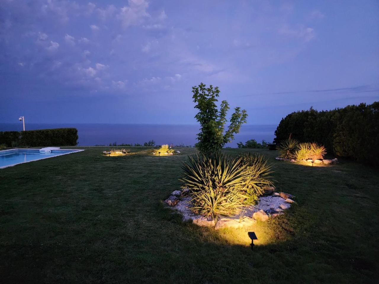 Private Villa 102 With Heated Pool In Blacksearama Baltjik Exteriör bild